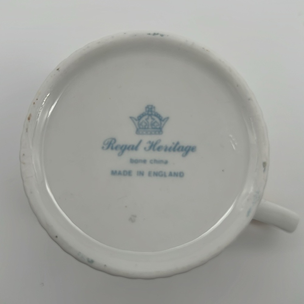 Regal Heritage Bone China Tea Mug with Gold Trim and Floral Pattern - Picture 8 of 10